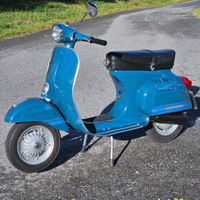 Vespa 125 Primavera ET3 jeans 1976