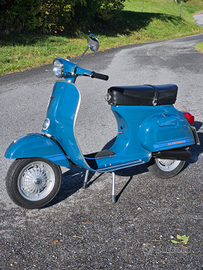 Vespa 125 Primavera ET3 jeans 1976