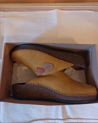 pantofole donna in pelle e gomma nuove