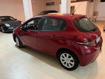 Peugeot 208 BlueHDi 75 5 porte Allure