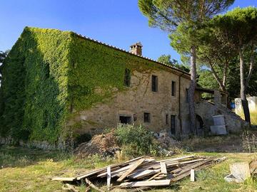 Rustico / Casale di 476 m² con più di 5 locali e b