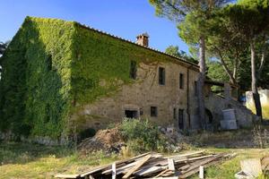 Rustico / Casale di 476 m² con più di 5 locali e b
