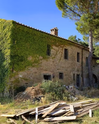 Rustico / Casale di 476 m² con più di 5 locali e b