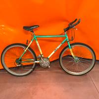 Vecchia bici MOUNTAIN BIKE