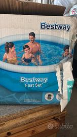 Piscina Bestway con accessori e cloro