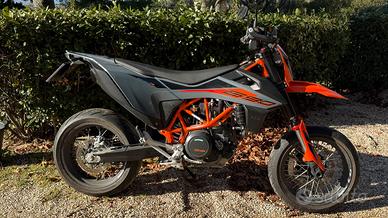 Ktm 690 Smc R A2 - Model year 2024. 3900 KM