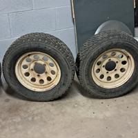 Cerchi e pneumatici Suzuki Samurai.