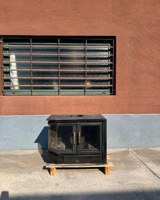 Caminetto a legna