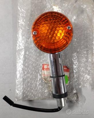 Freccia posteriore ORIGINALE SUZUKI INTRUDER 1500