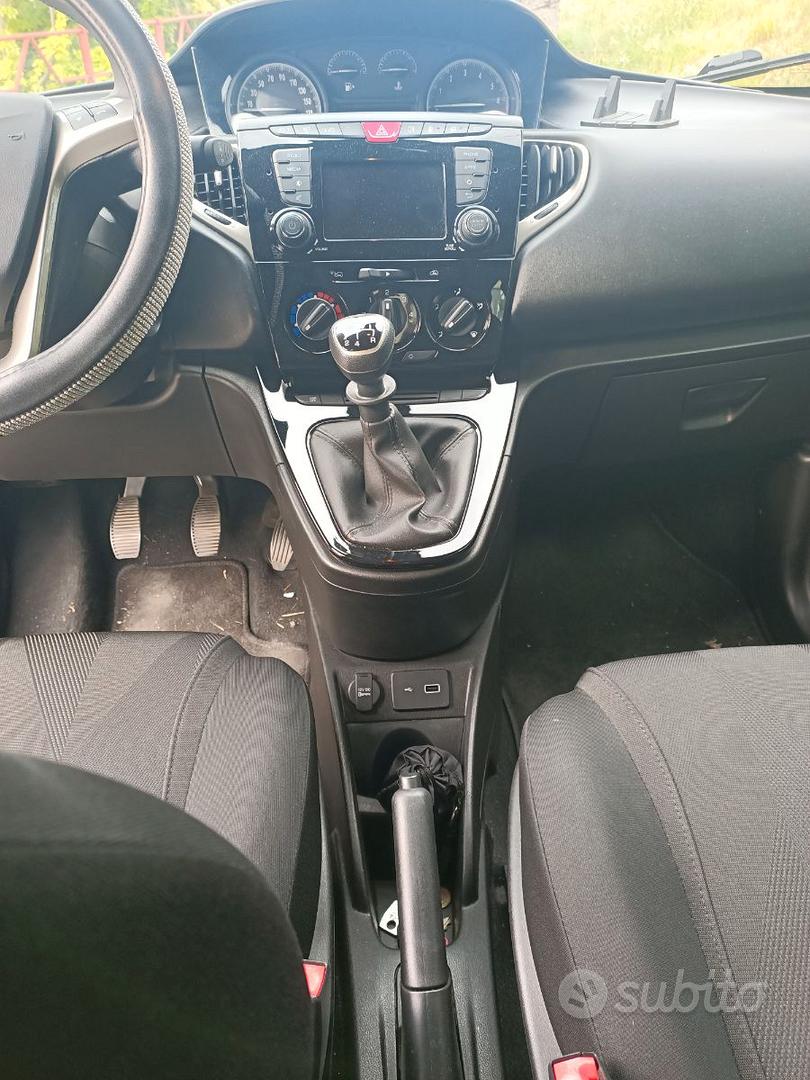 Lancia Ypsilon 2019 photo 5
