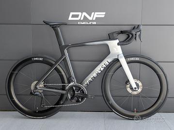 Bici da corsa Van Rysel RCR-F Pro 105 Di2