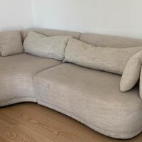 Divano color sabbia 3 piazze con chaise longue