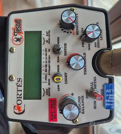 Metal detector Tesoro Cortes