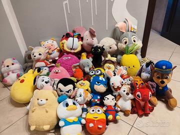 LOTTO DI PELUCHE con altre 35 pupazzi. 