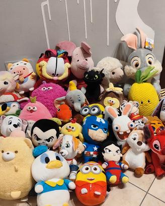 LOTTO DI PELUCHE con altre 35 pupazzi. 
