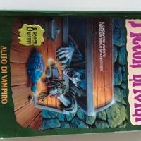 Piccoli brividi_Alito di vampiro con adesivi 