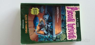 Piccoli brividi_Alito di vampiro con adesivi 