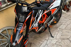 Ktm 690 smc r 2021