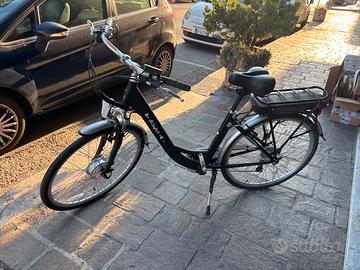 Bici elettrica da passeggio.