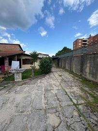 Villa di 275 m² con più di 5 locali e box auto dop