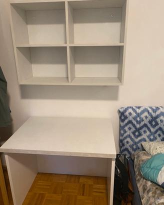mobile cameretta sia scrivania che libreria