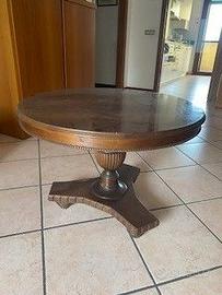 Tavolino tondo noce intarsiato - un tocco vintage