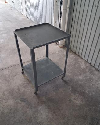 Carrello in metallo