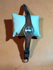 bracciale in cuoio Nuovo realizzato a mano.