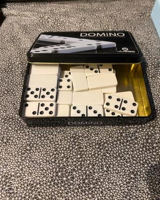 Gioco del Domino Classico in scatola di latta