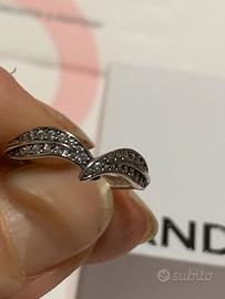 Anello pandora foglie pave’