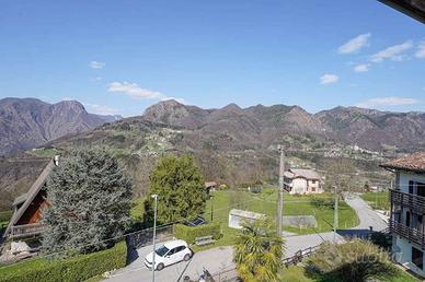 Appartamento di 90 m² con 3 locali e posto auto a 