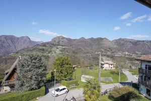 Appartamento di 90 m² con 3 locali e posto auto a 