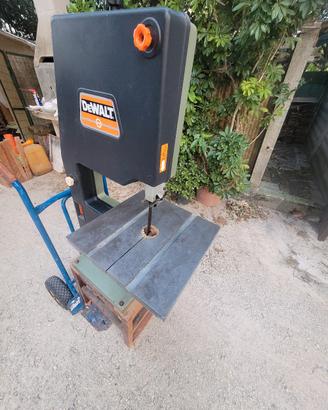 sega a nastro dewalt