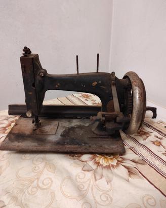 macchina da cucire vintage 