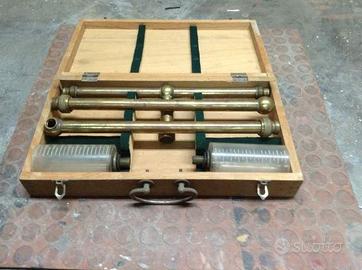 Livello Vintage ad acqua a cavalletto