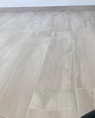 Mattonelle gres porcellanato effetto legno