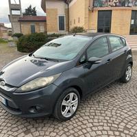 Ford Fiesta 1.4 TDCi 68CV 5 porte Titanium
