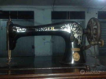Macchina per cucire d'epoca, 1920 circa, Singer.