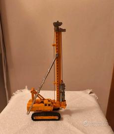 Modellino Gru cingolata Hitachi KH180 vintage 