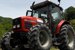 Massey ferguson 4235