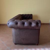 Divano chesterfield Tre posti