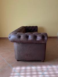 Divano chesterfield Tre posti