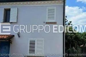 Immobile in asta di 168 m² con 3 locali a Fusignan
