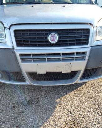Paraurti anteriore FIAT DOBLO del 2008