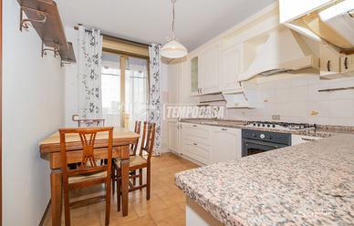 Trilocale con garage in zona Rotonda