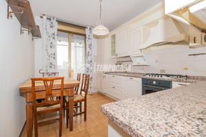 Trilocale con garage in zona Rotonda