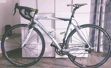 Bici corsa Viner Mitus in Carbonio