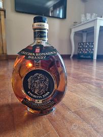 VECCHIA ROMAGNA BUTON BRANDY ETICHETTA NERA 75 Cl 