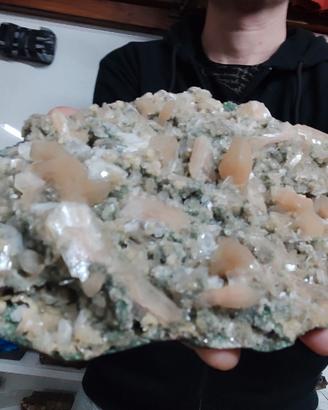 GRANDE MINERALE-CRISTALLI DI APOFILLITE-STILBITE