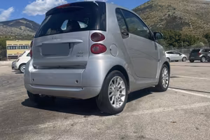 Vendit smart fortwo 1000 benzina buono stato